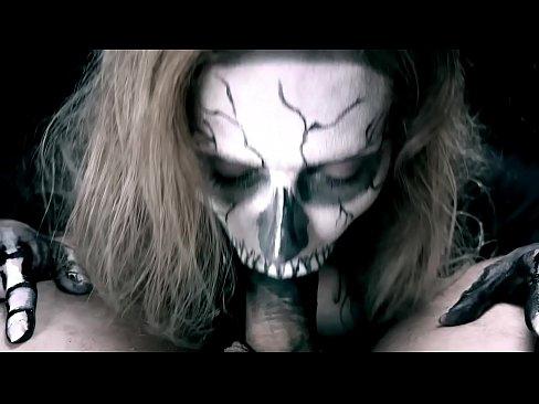❤️ Ragazza demone che succhia il cazzo con la sua bocca nera e ingoia lo sperma ☑ Video di sesso al it.analytik24.ru ❌❤
